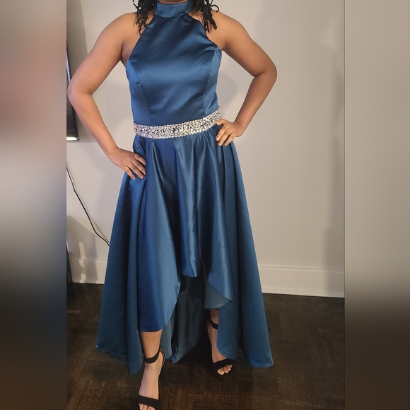 Prom Dress - Picture 2 of 4